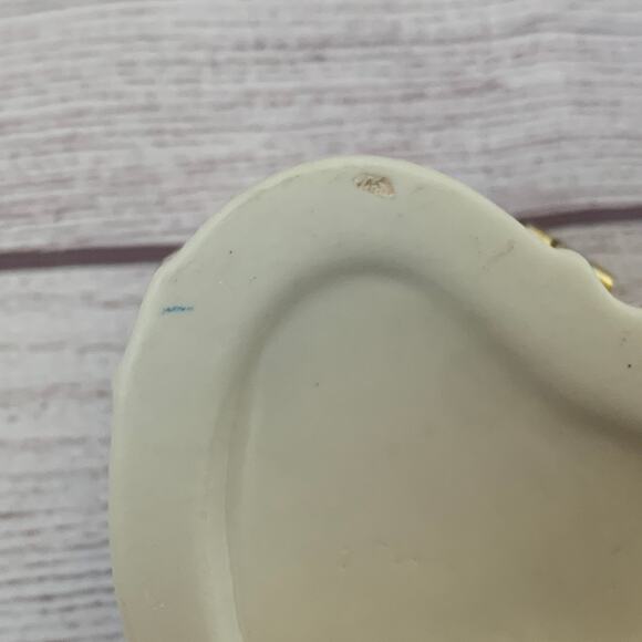 Heart Shaped Ceramic Christmas Holiday Trinket Box with Poinsettias and Bow 3"H - Picture 12 of 16